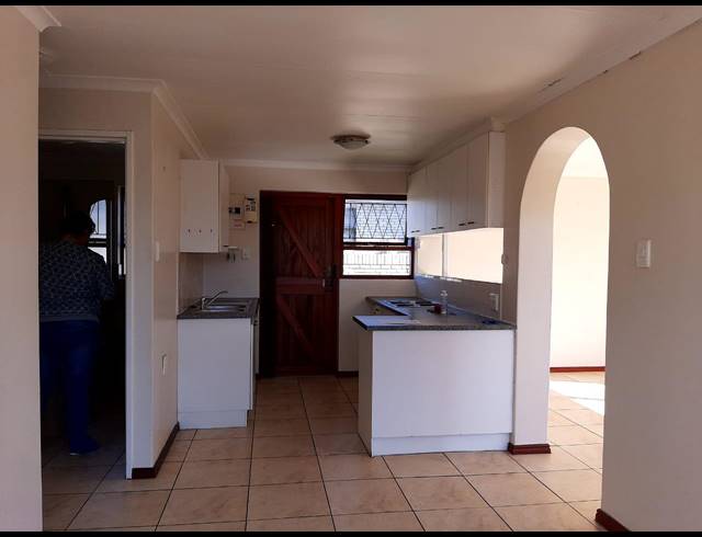 2 BEDROOM TOWNHOUSE RENTED IN CHARLO